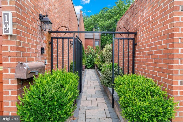 19 Coldwater Ct, Towson