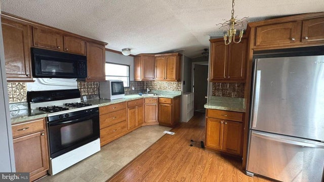 35 Rockywood Lane, ESSEX