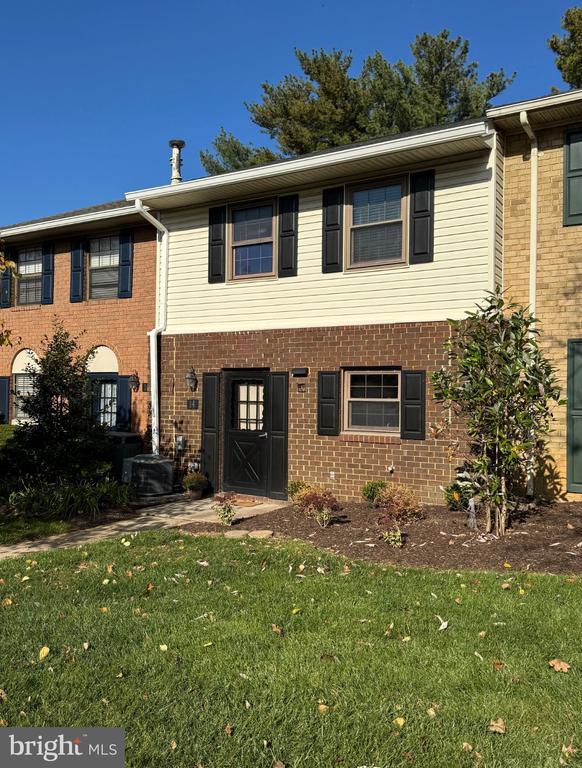 14 Bardeen Ct, TOWSON