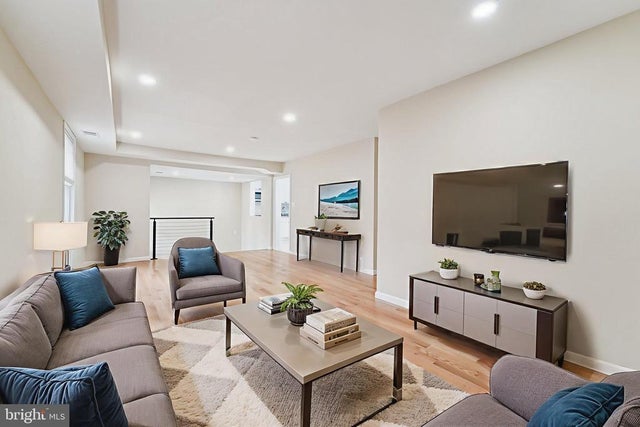 16 Virginia Ave, Reisterstown