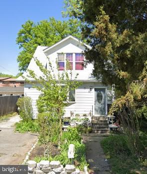 2028 Russell, GWYNN OAK