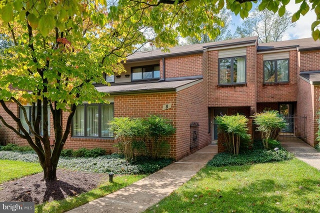 8 Oakhampton Dr, Lutherville Timonium