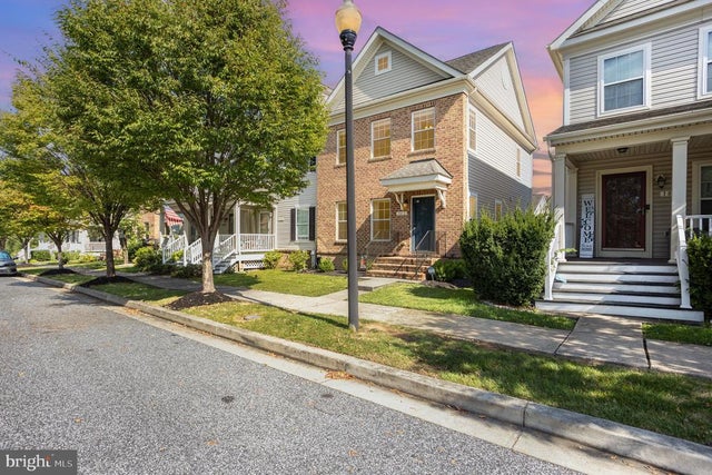 1812 Renaissance Dr, Essex