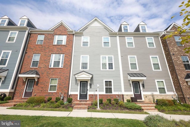 6416 Totteridge, MIDDLE RIVER