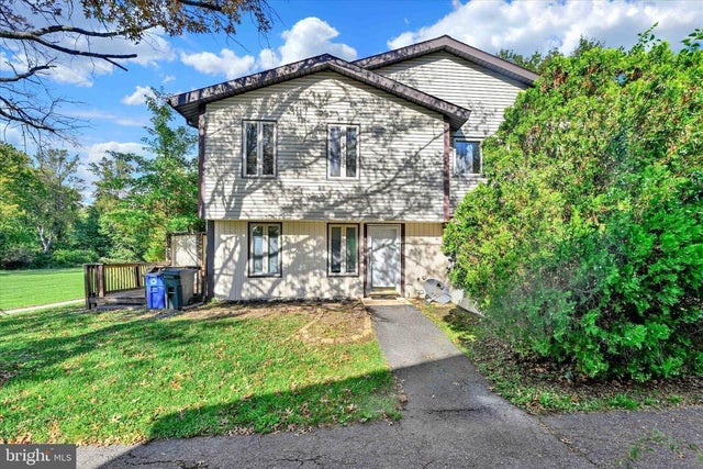 42 King Henry Cir #42, ROSEDALE