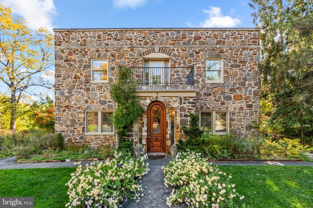 3 Center Rd, BALTIMORE