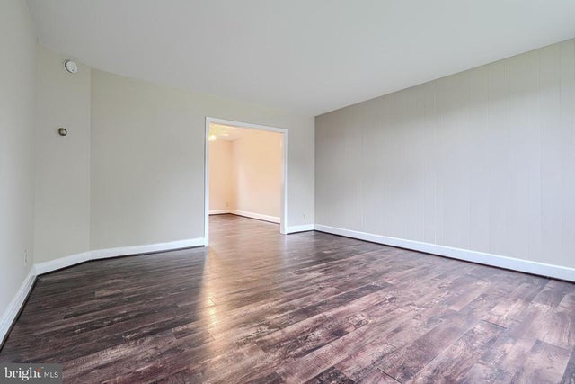 1710 White Oak, Parkville