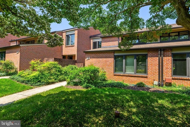 15 Oakridge Ct, Lutherville Timonium