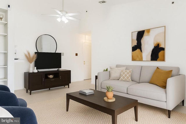 8 Cloverwood Ct #303, Essex