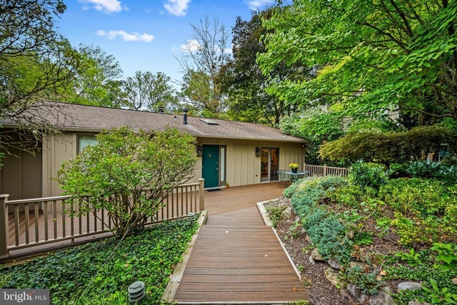 607 W Chesapeake Ave, Baltimore