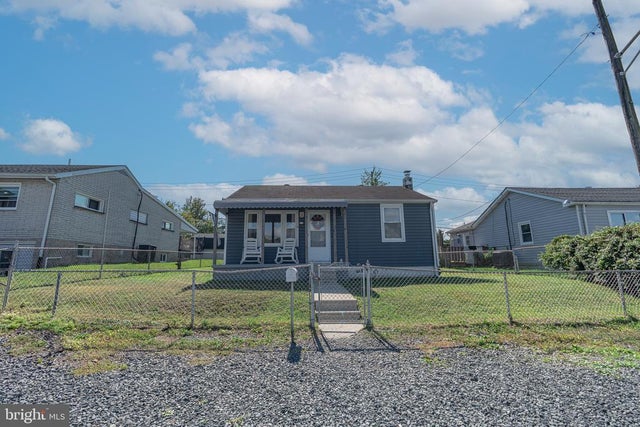 53 Chandelle, Baltimore