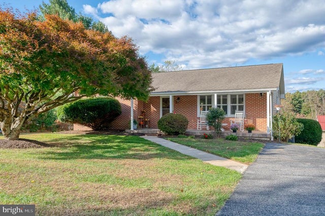 3 Old Garrett Ct, White Hall