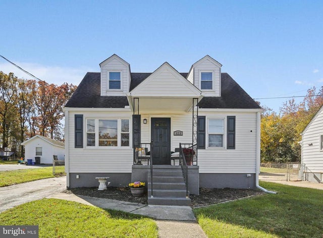 323 Oberle Ave, Essex