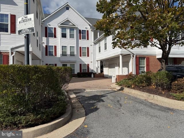 18 Hawk Rise Ln #205, Owings Mills