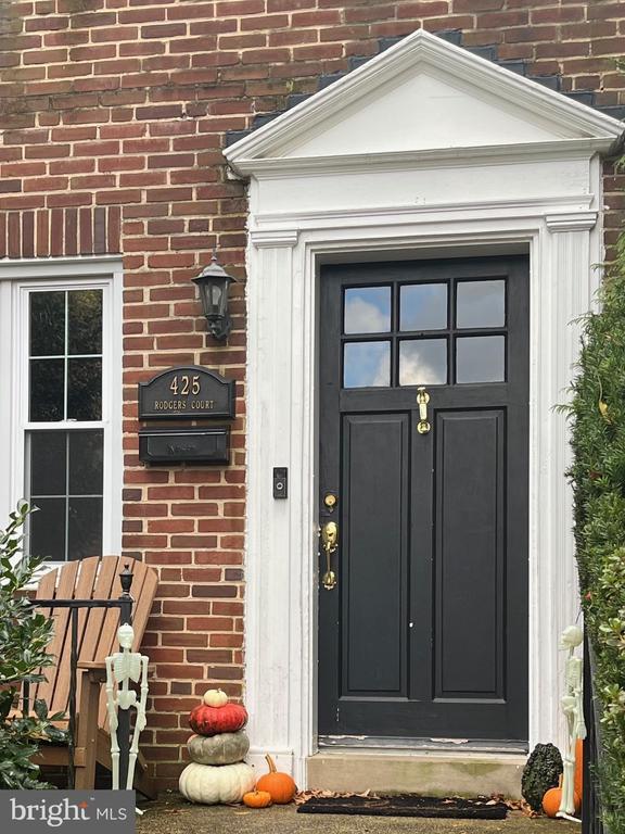 425 Rodgers Ct, Baltimore