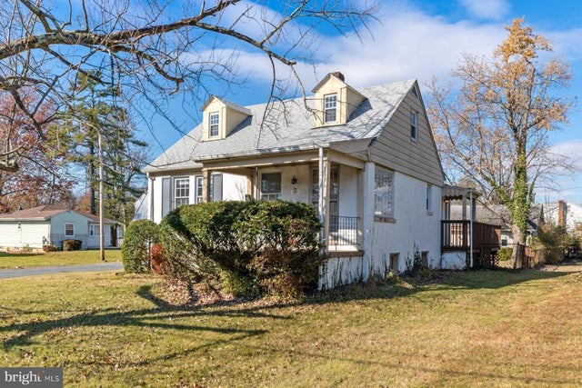 210 Mchenry Ave, Pikesville