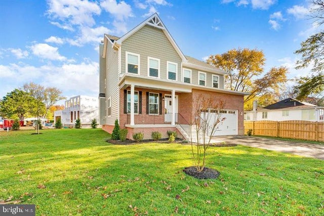 890 Alameda Dr, Huntingtown