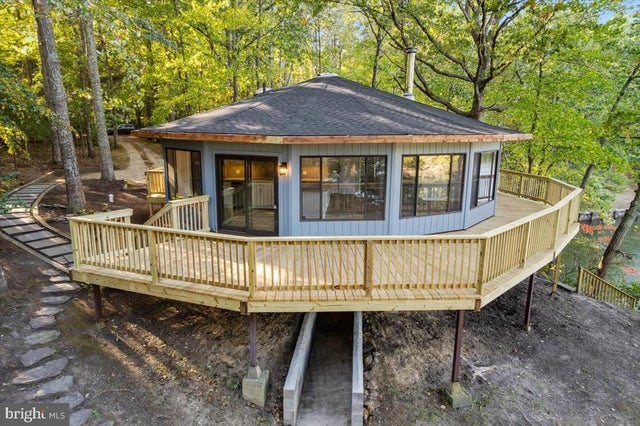 13386 & 13390 Joy Rd, Lusby