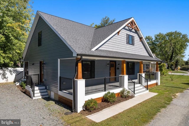 206 Point Ln, Solomons