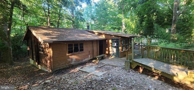 1076 San Angelo Dr, Lusby