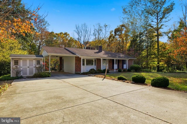 3402 King Dr, Dunkirk