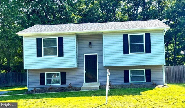 12820 Twin Oak Dr, Waldorf