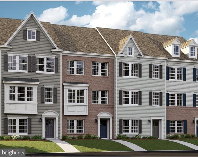 10727 Millport St, White Plains