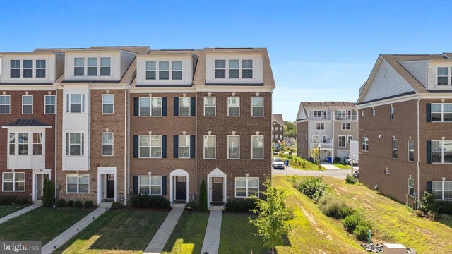 11476 Mary Shelley Pl, White Plains