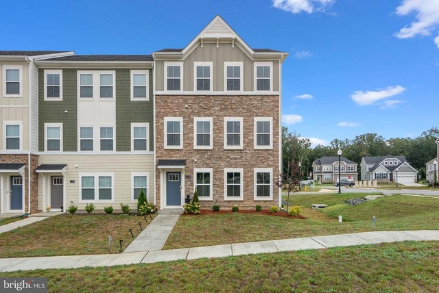 11198 Conway Pl, White Plains