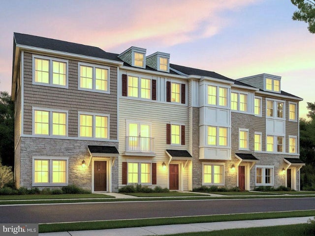 10669 Millport St, White Plains