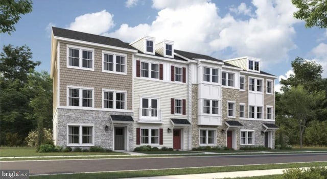 10574 Roundstone Ln, White Plains