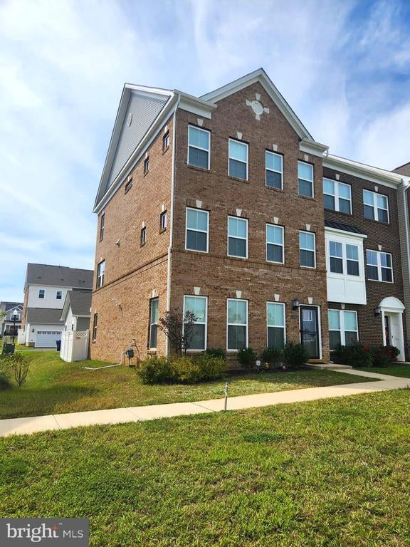 11426 Saint Luke Dr, White Plains