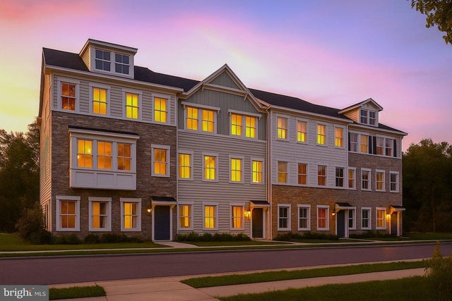 10683 Millport St, White Plains