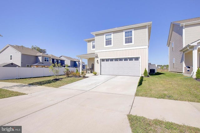 134 Charming Forest Ave, La Plata