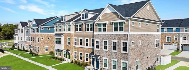 10693 Millport St, White Plains