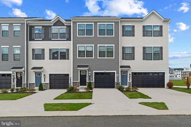 252 Soft Rush Ln, La Plata