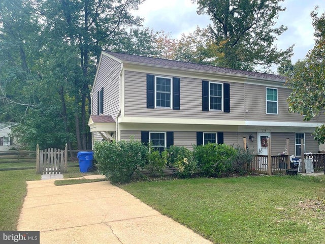 717 Barrington Dr, Waldorf