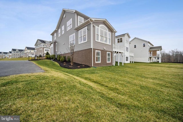 5869 Calypso Ct, La Plata