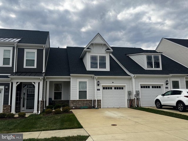 10618 Mount Rainier Pl, White Plains