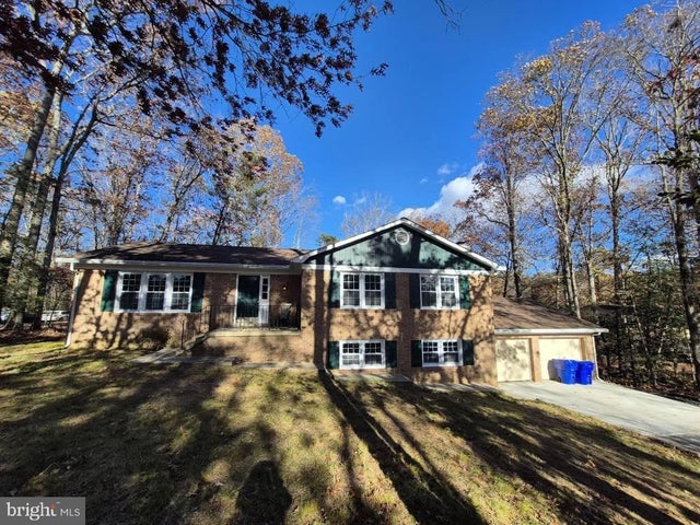 4665 Duley Dr, White Plains