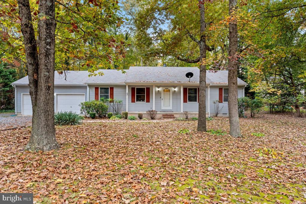 25291 Calvert Dr, GREENSBORO