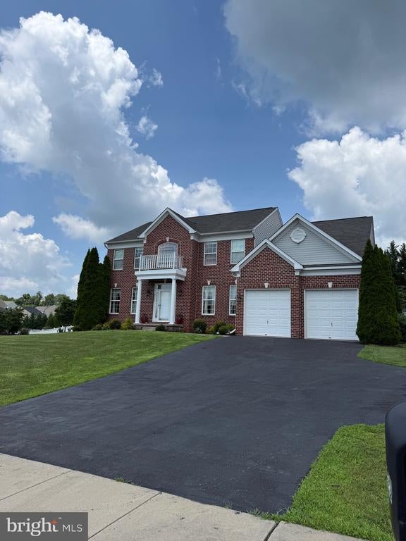 2320 Nevada Dr, Manchester