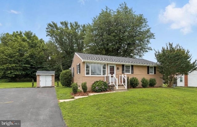 6223 E Hemlock Dr, Sykesville