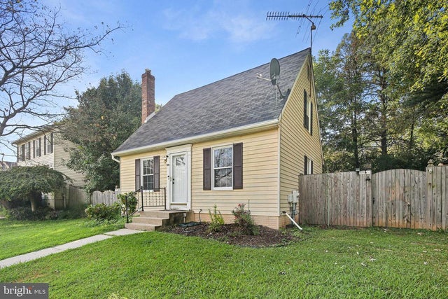 902 Black Spruce Ln, Sykesville