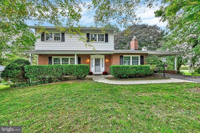 6905 Spring Hill Dr, Sykesville