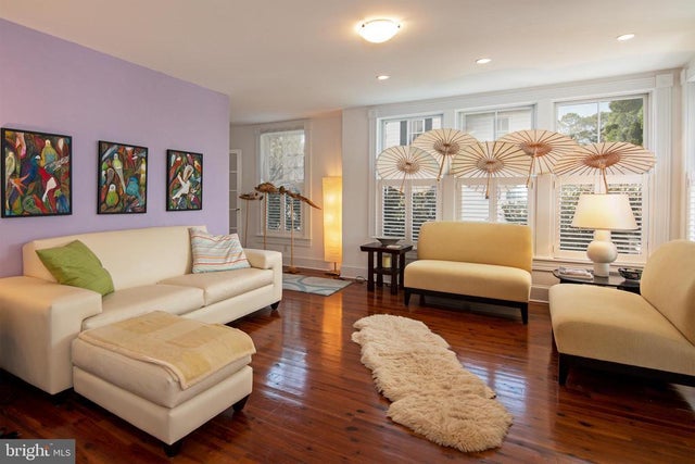 9 W End Ave, Cambridge