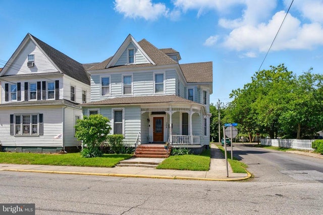 706 Locust St, Cambridge