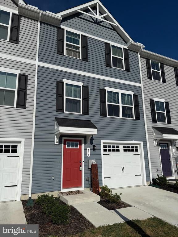 505 Yellow Bill Ln, Cambridge