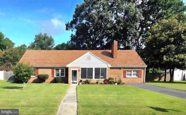 601 Edlon Park Dr, Cambridge