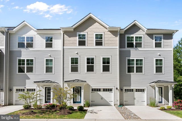 340 Shipyard Dr, Cambridge